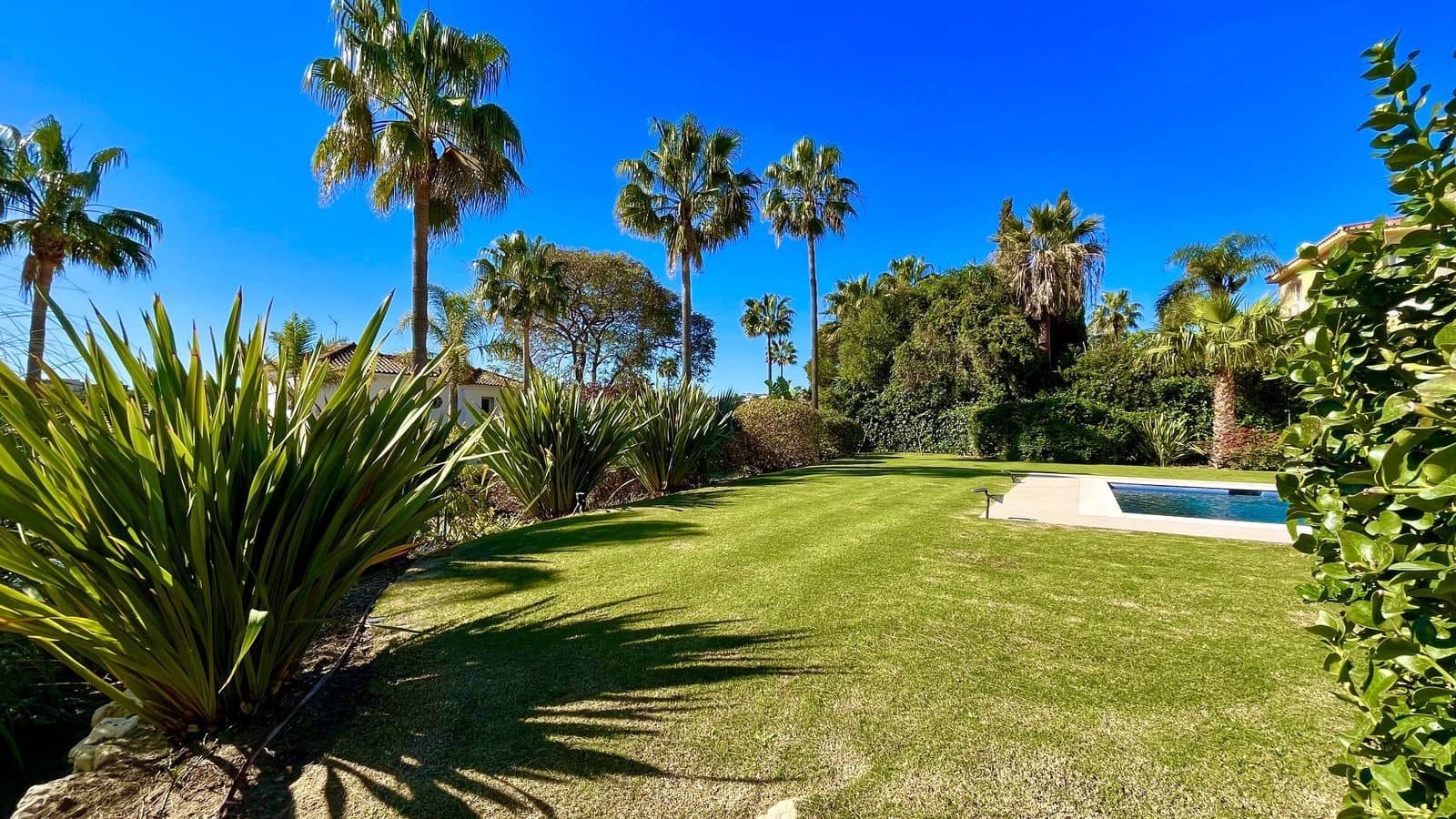 5 bedroom Villa for sale in Sotogrande with pool garage - € 2,195,000 (Ref: 7666897)