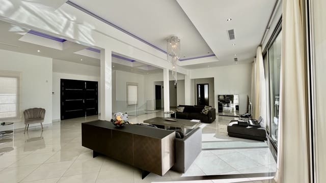 5 sypialnia Willa na sprzedaż w Sotogrande, San Roque z basenem garażem - 2 195 000 € (Ref: 7666897)