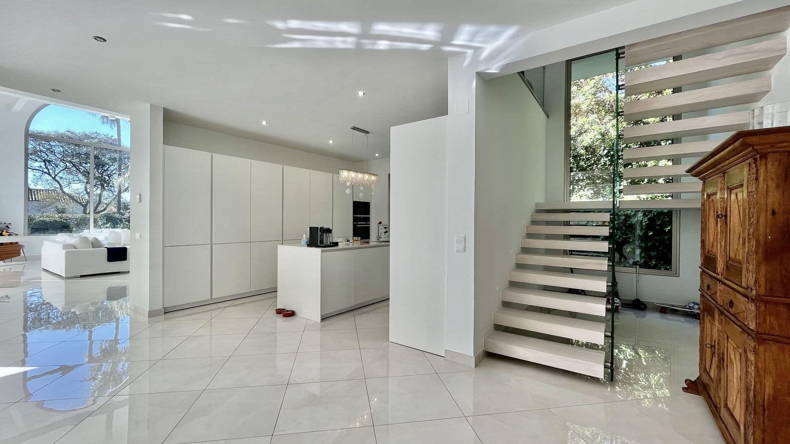 5 bedroom Villa for sale in Sotogrande with pool garage - € 2,195,000 (Ref: 7666897)