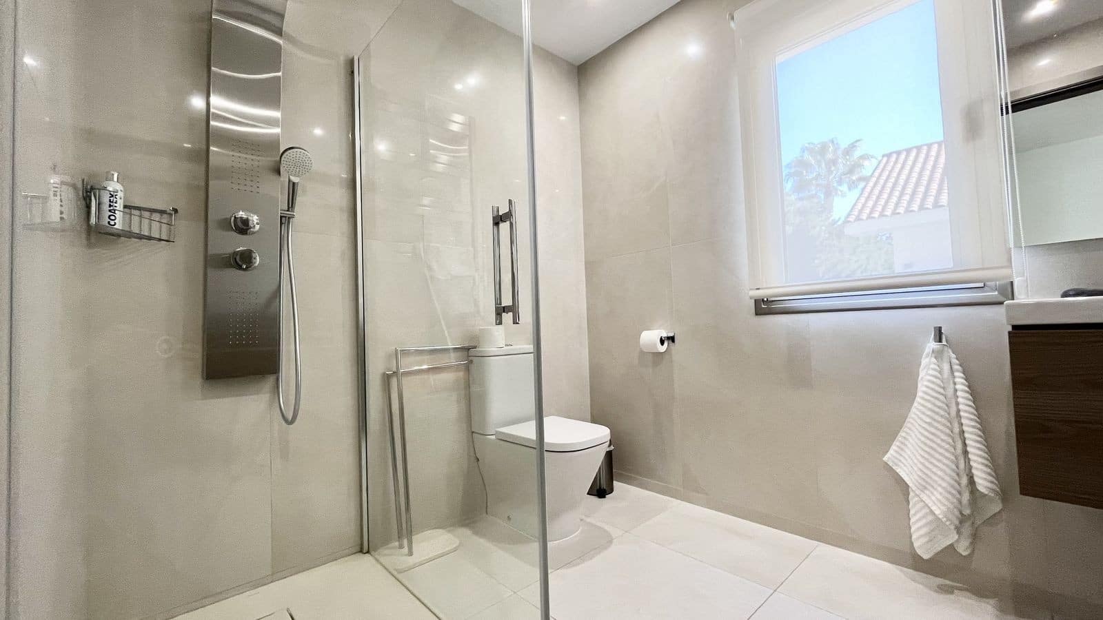 5 bedroom Villa for sale in Sotogrande with pool garage - € 2,195,000 (Ref: 7666897)