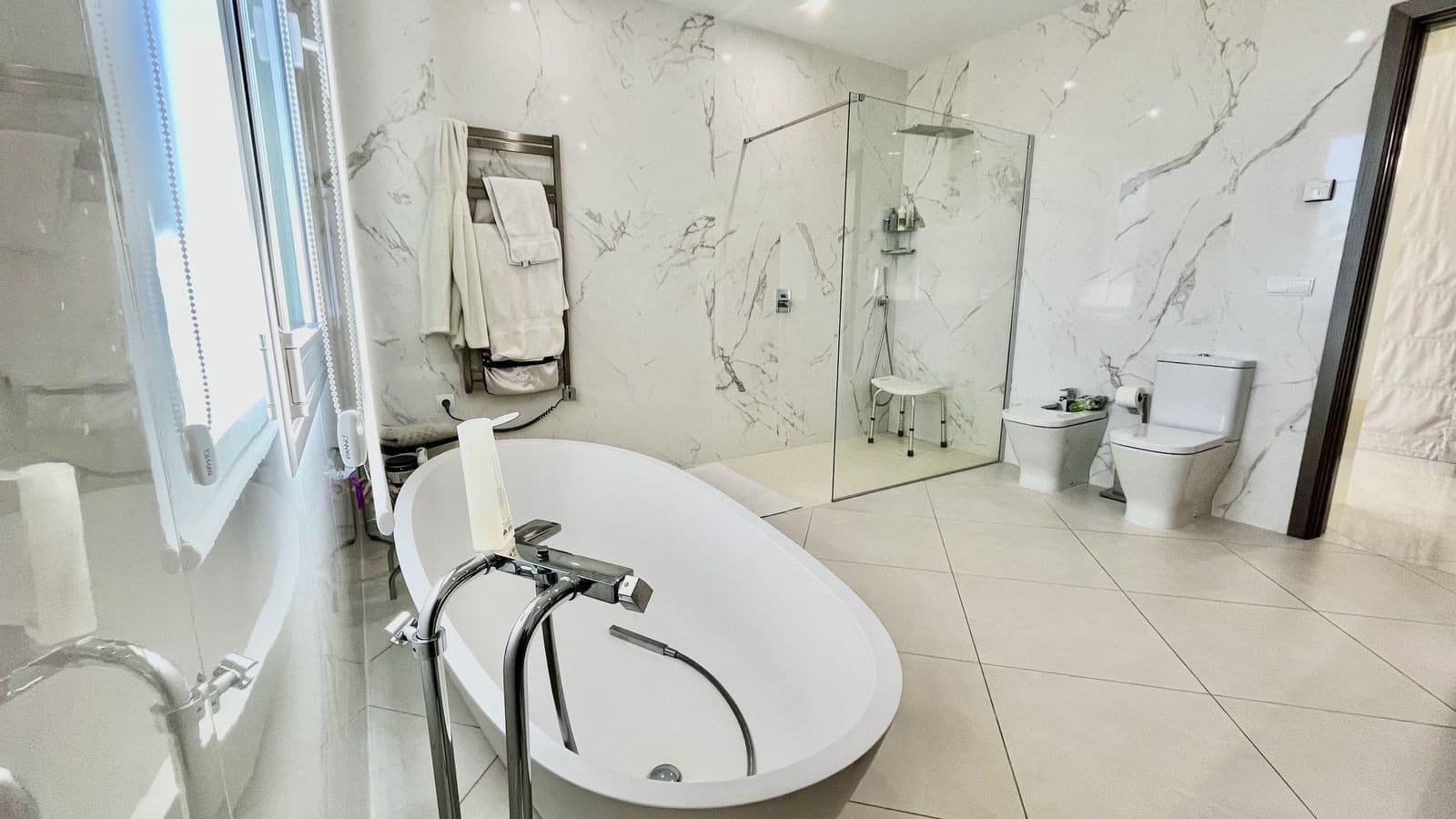 5 bedroom Villa for sale in Sotogrande with pool garage - € 2,195,000 (Ref: 7666897)