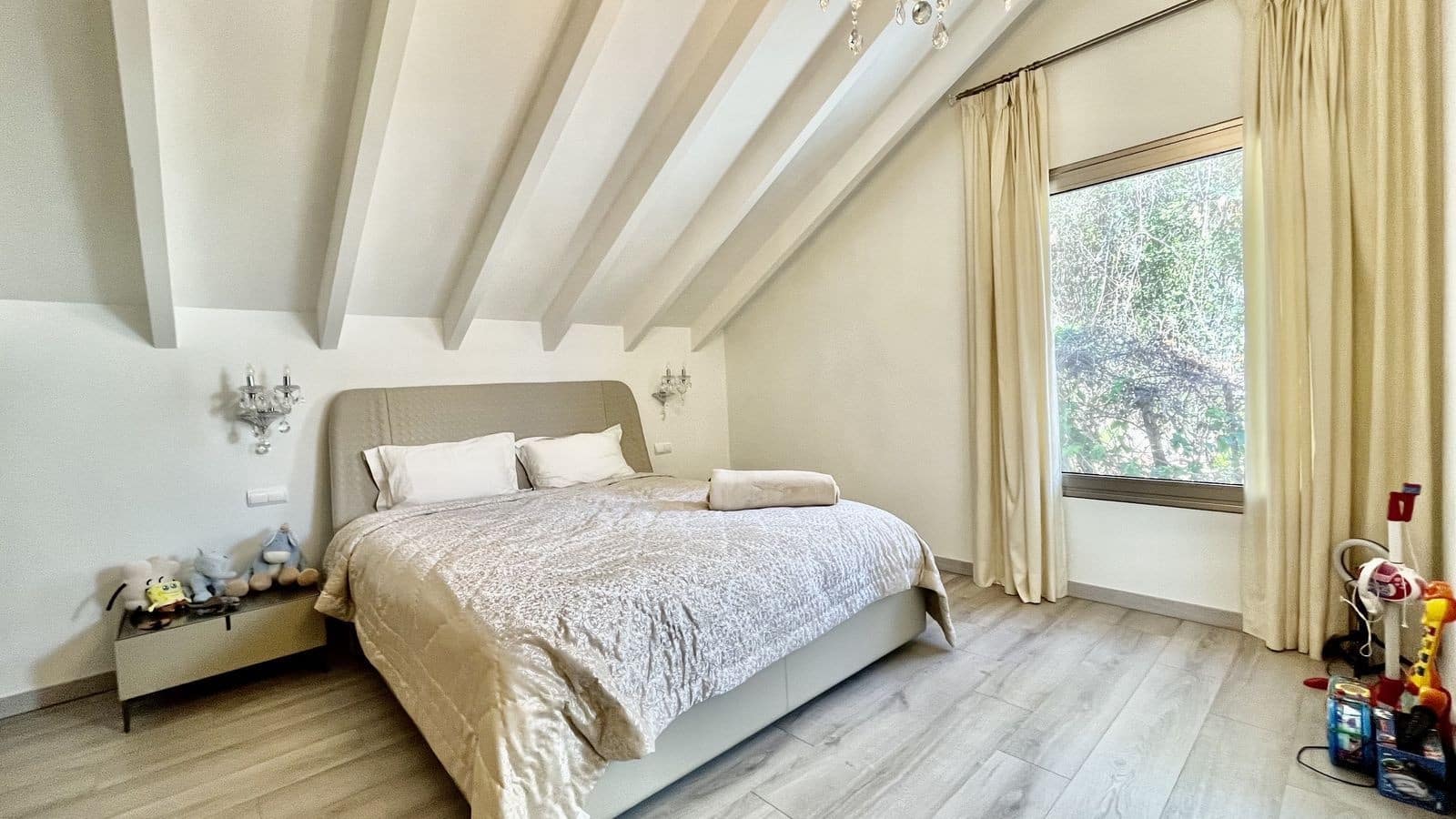 5 bedroom Villa for sale in Sotogrande with pool garage - € 2,195,000 (Ref: 7666897)