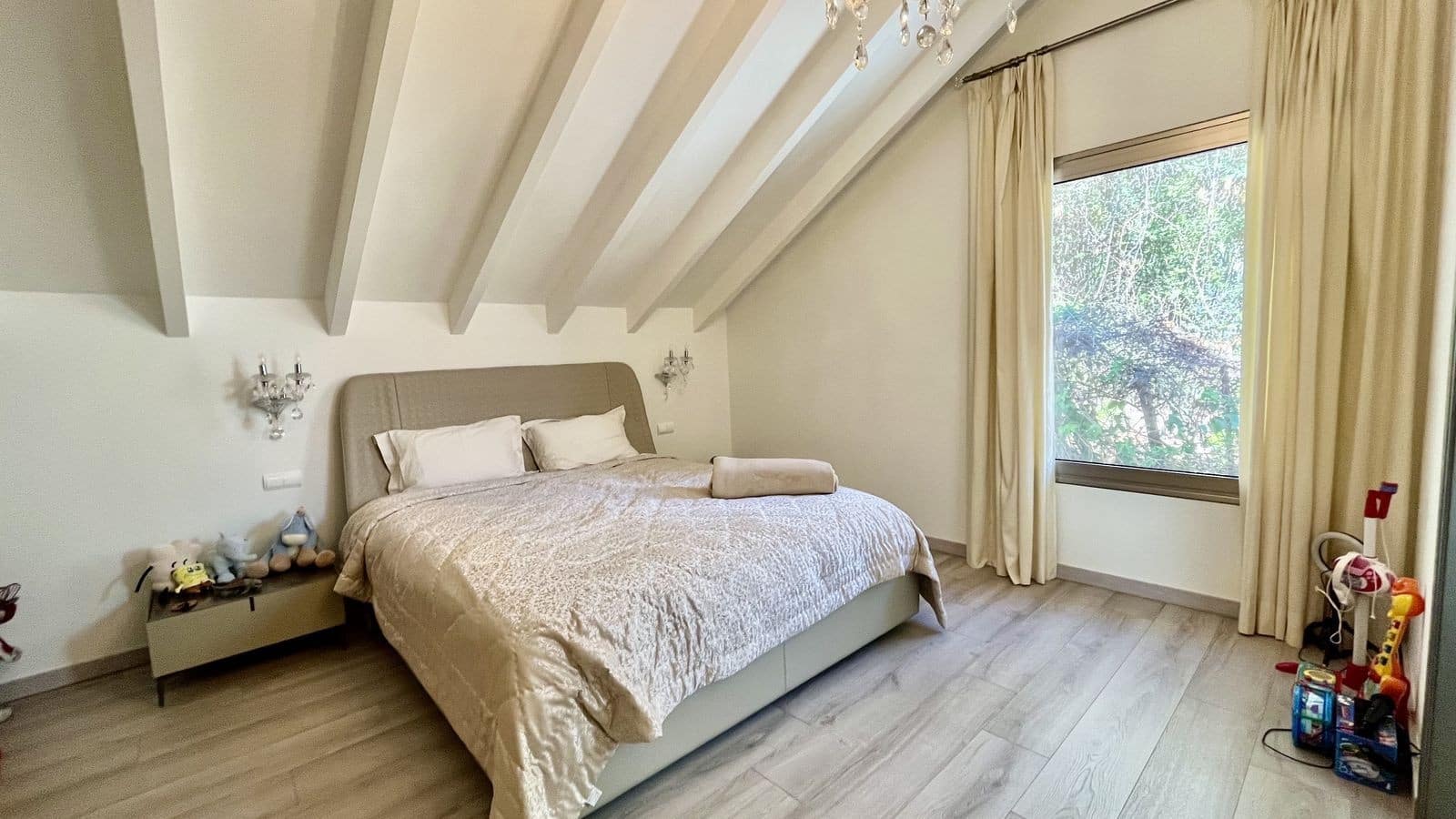 5 bedroom Villa for sale in Sotogrande with pool garage - € 2,195,000 (Ref: 7666897)