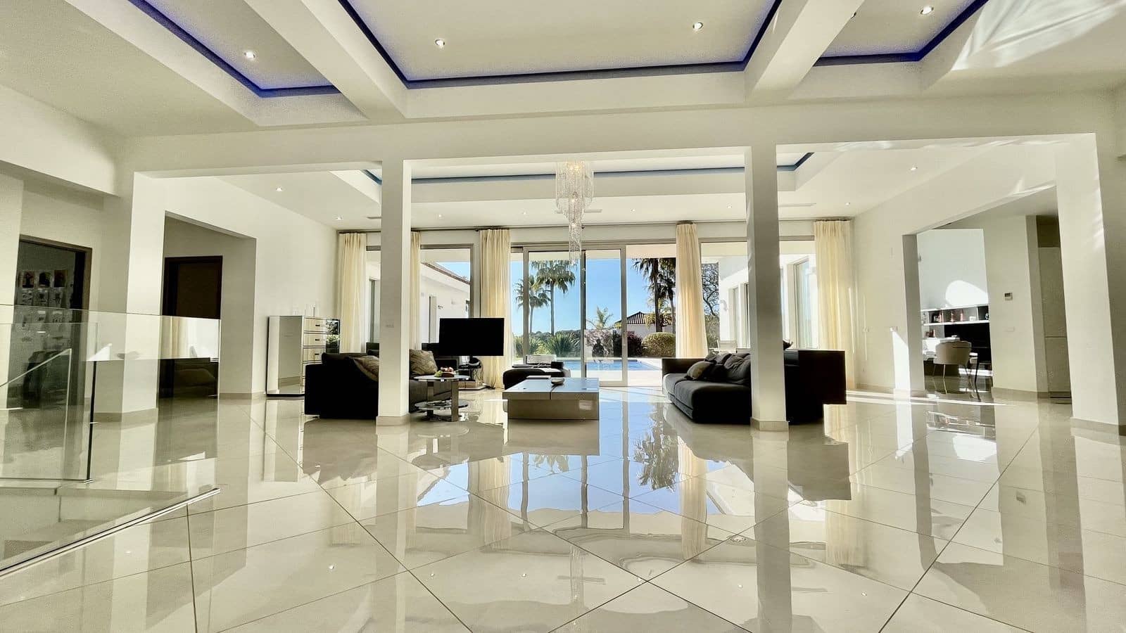 5 bedroom Villa for sale in Sotogrande with pool garage - € 2,195,000 (Ref: 7666897)