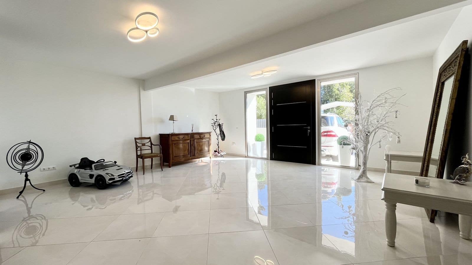 5 bedroom Villa for sale in Sotogrande with pool garage - € 2,195,000 (Ref: 7666897)