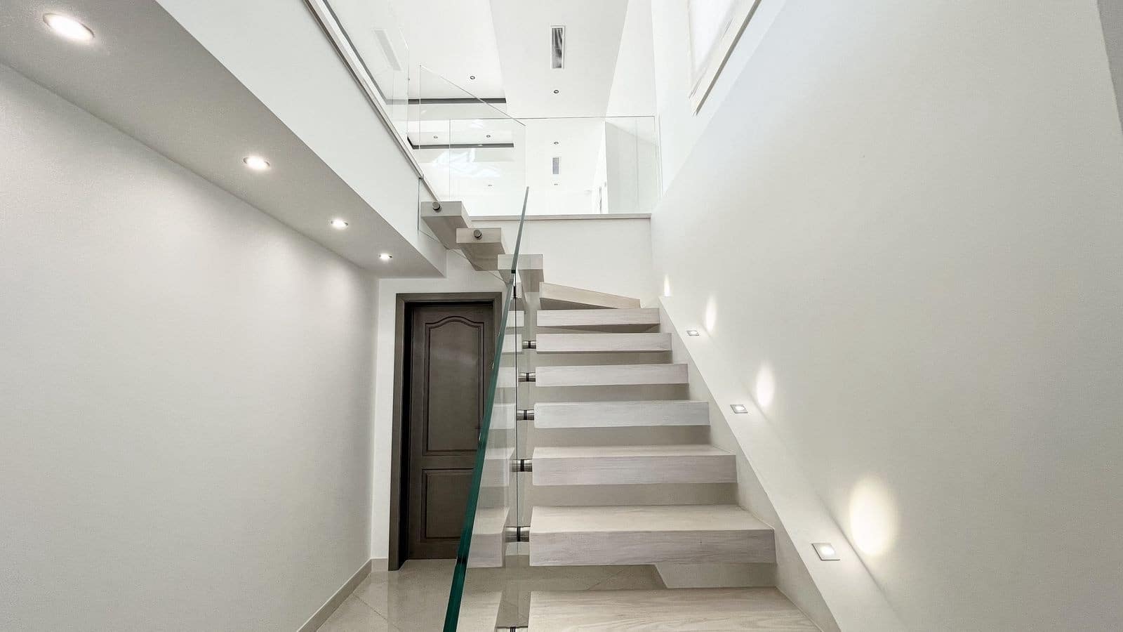 5 bedroom Villa for sale in Sotogrande with pool garage - € 2,195,000 (Ref: 7666897)