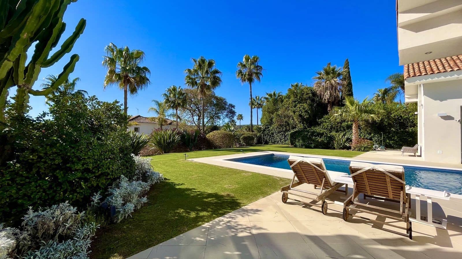 5 bedroom Villa for sale in Sotogrande with pool garage - € 2,195,000 (Ref: 7666897)