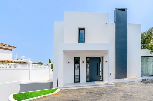 5 makuuhuone Huvila myytävänä paikassa Nueva Andalucia, Marbella mukana uima-altaan 
autotalli - 3 150 000 € (Ref: 7689572)