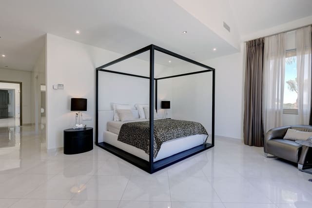 5 quarto Moradia para venda em Sotogrande Alto, San Roque com piscina garagem - 2 195 000 € (Ref: 7707055)