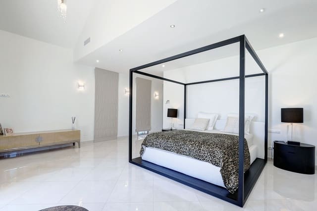 5 quarto Moradia para venda em Sotogrande Alto, San Roque com piscina garagem - 2 195 000 € (Ref: 7707055)