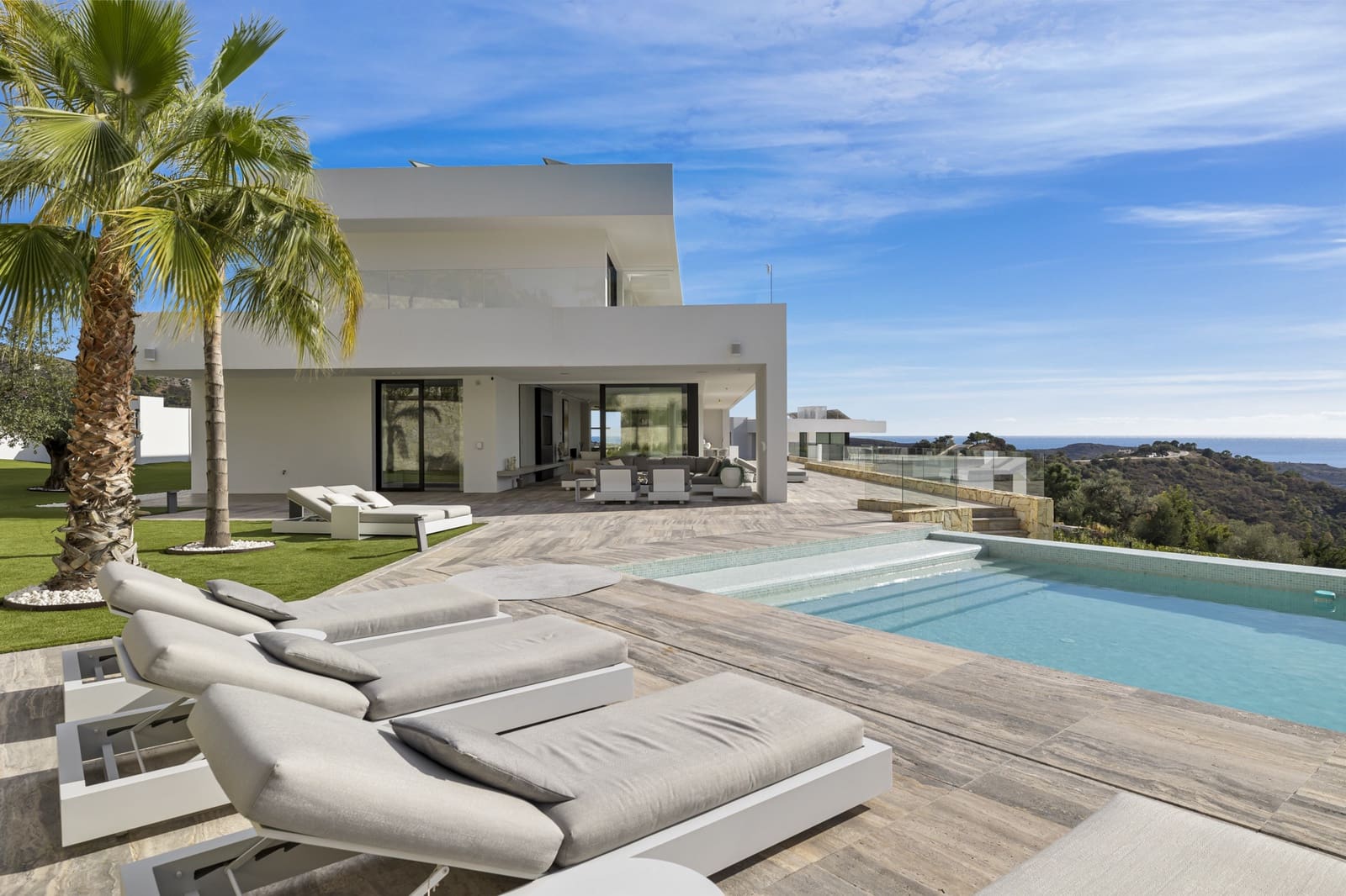 7 bedroom Villa for sale in Benahavis with pool garage - € 4,900,000 (Ref: 7710951)