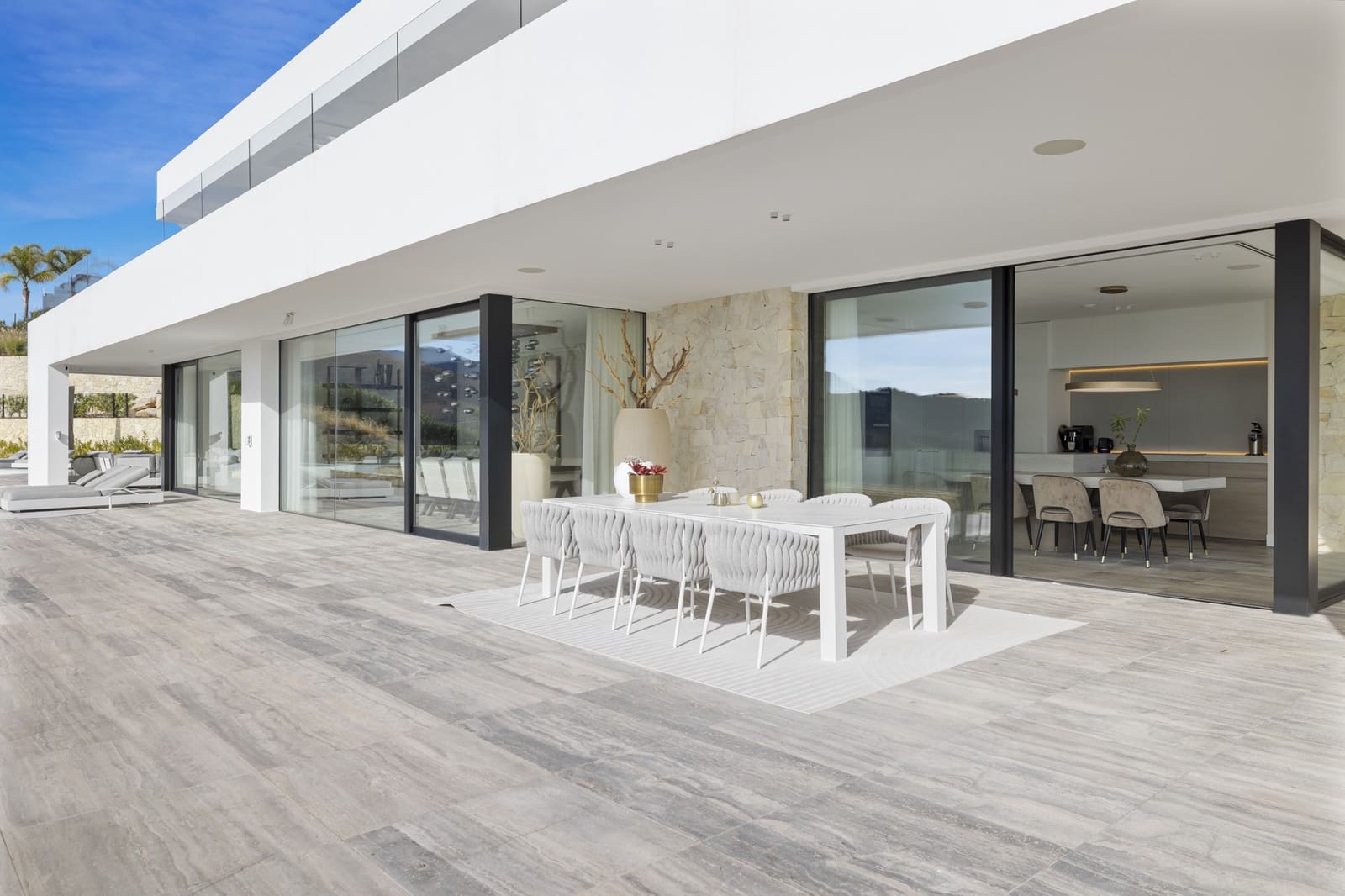 7 bedroom Villa for sale in Benahavis with pool garage - € 4,900,000 (Ref: 7710951)