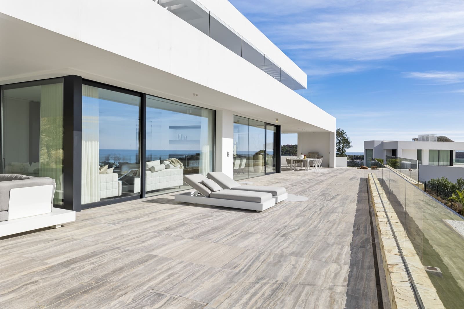 7 bedroom Villa for sale in Benahavis with pool garage - € 4,900,000 (Ref: 7710951)