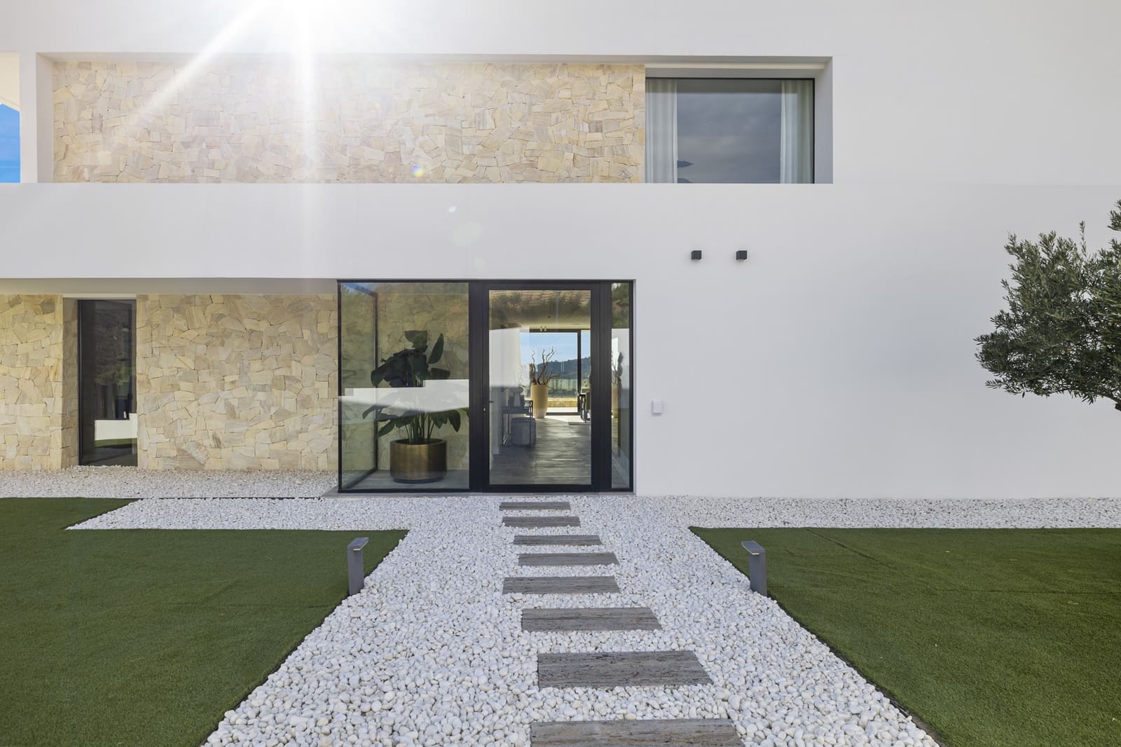 7 bedroom Villa for sale in Benahavis with pool garage - € 4,900,000 (Ref: 7710951)