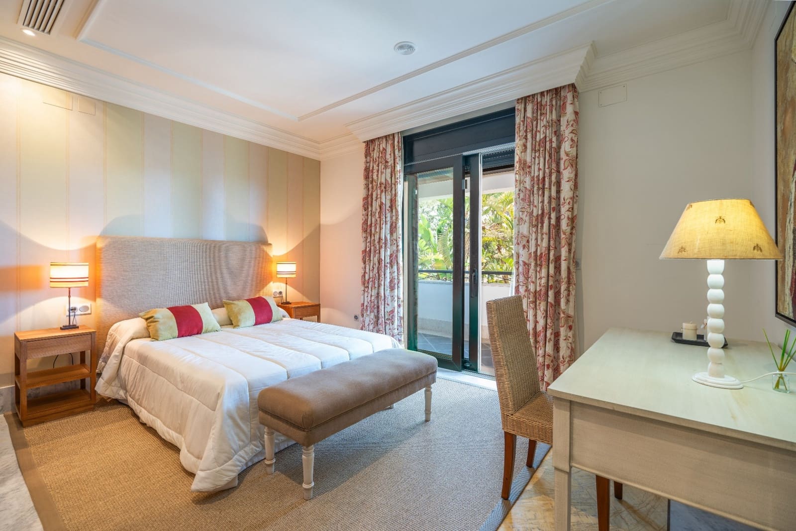 6 bedroom Villa for sale in Marbella with pool garage - € 4,200,000 (Ref: 7713155)