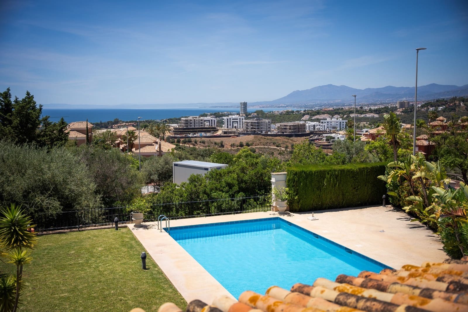 6 bedroom Villa for sale in Marbella with pool garage - € 4,200,000 (Ref: 7713155)