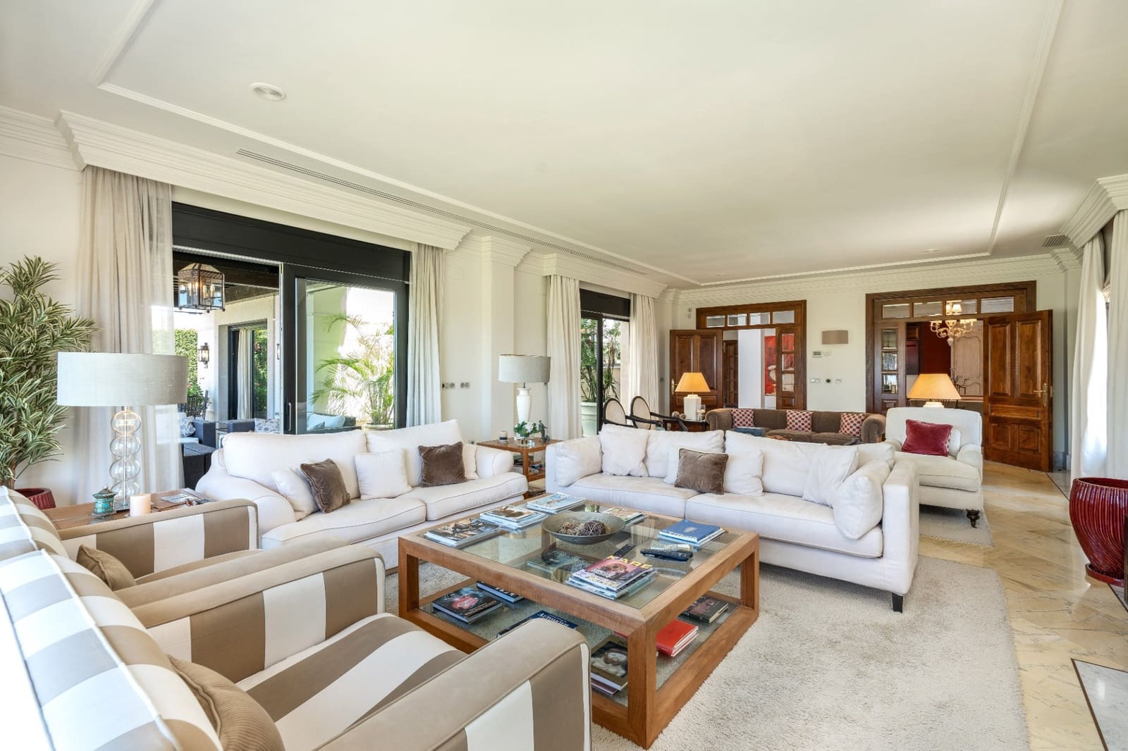 6 bedroom Villa for sale in Marbella with pool garage - € 4,200,000 (Ref: 7713155)