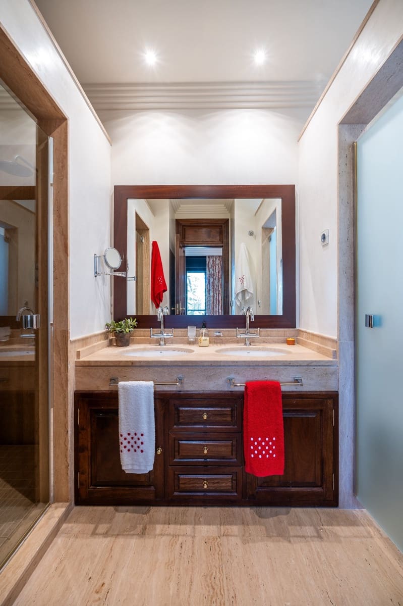 6 bedroom Villa for sale in Marbella with pool garage - € 4,200,000 (Ref: 7713155)