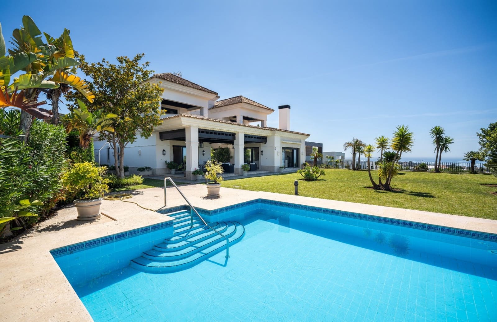 6 bedroom Villa for sale in Marbella with pool garage - € 4,200,000 (Ref: 7713155)