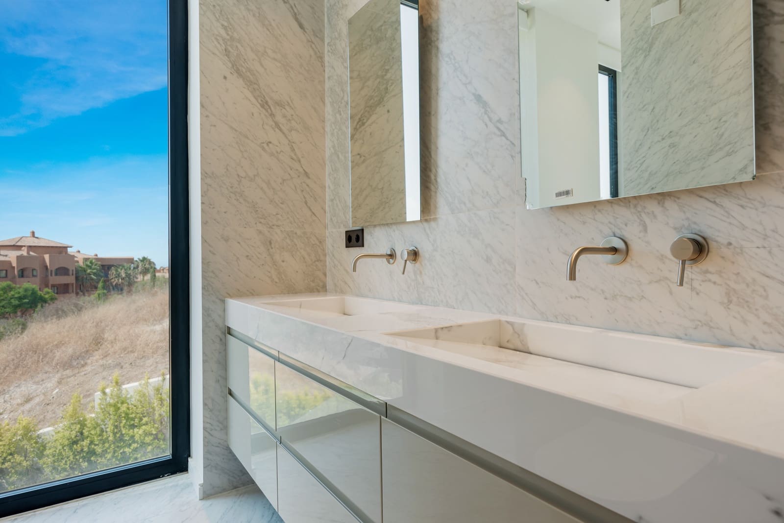 5 sypialnia Willa na sprzedaż w Los Flamingos z basenem garażem - 4 300 000 € (Ref: 7718130)