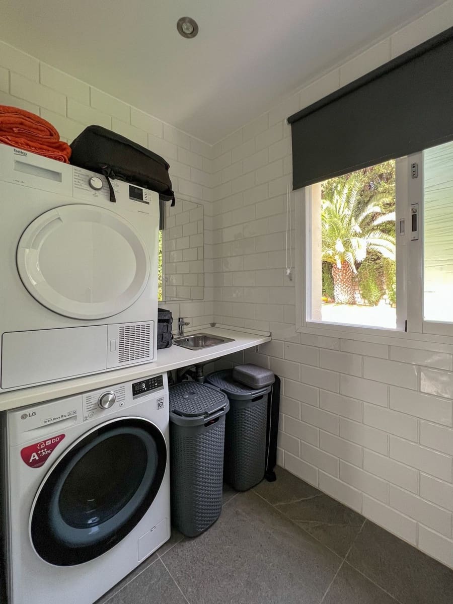 4 slaapkamer Villa te koop in La Capellania met zwembad garage - € 975.000 (Ref: 7748177)