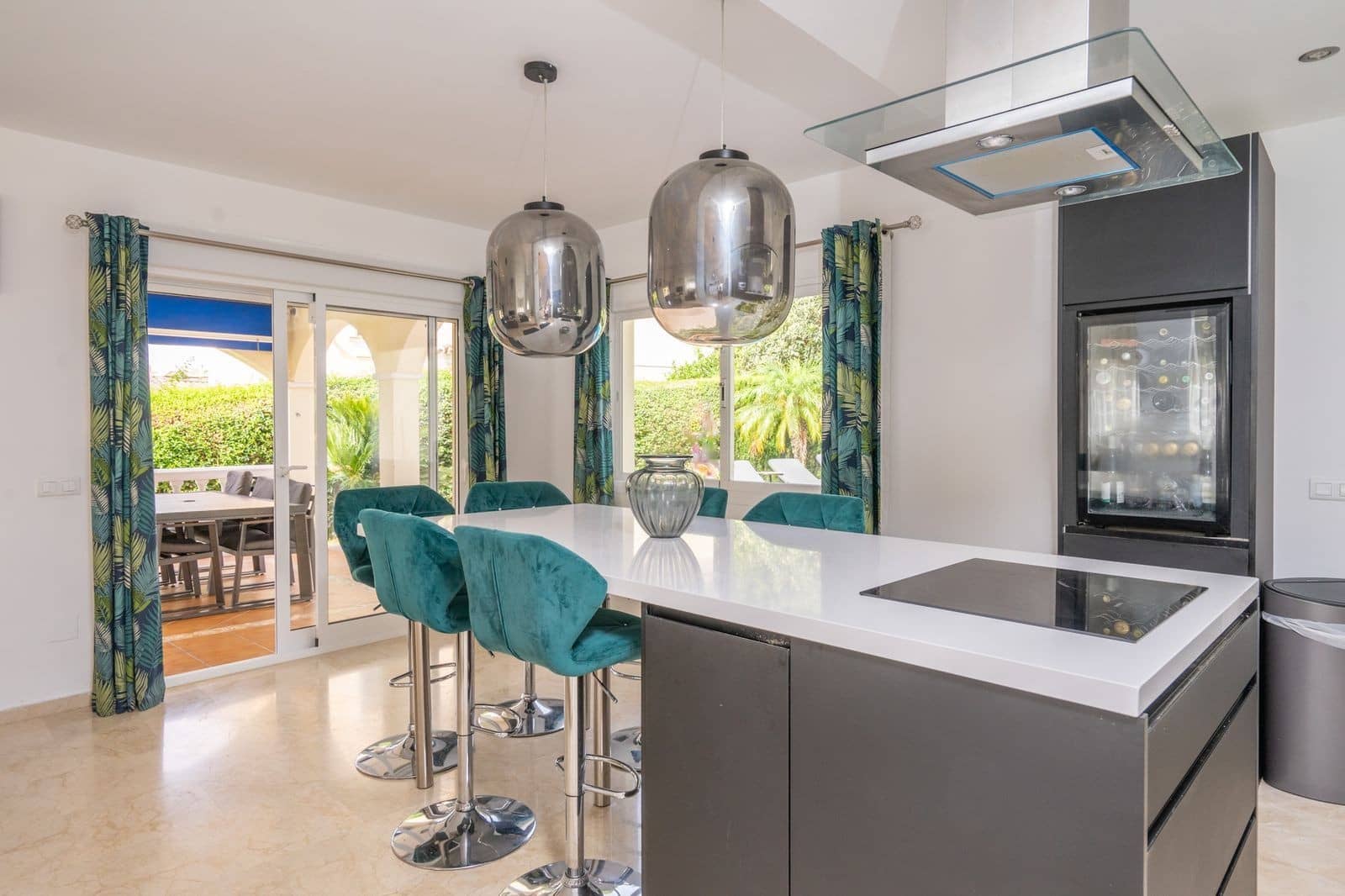 4 slaapkamer Villa te koop in La Capellania met zwembad garage - € 975.000 (Ref: 7748177)