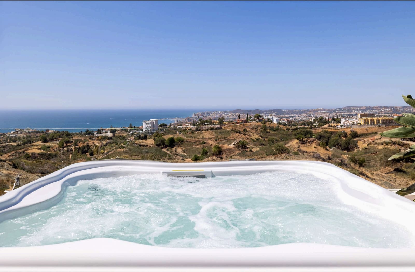 3 sypialnia Penthouse na sprzedaż w Fuengirola z basenem garażem - 1 450 000 € (Ref: 7754619)