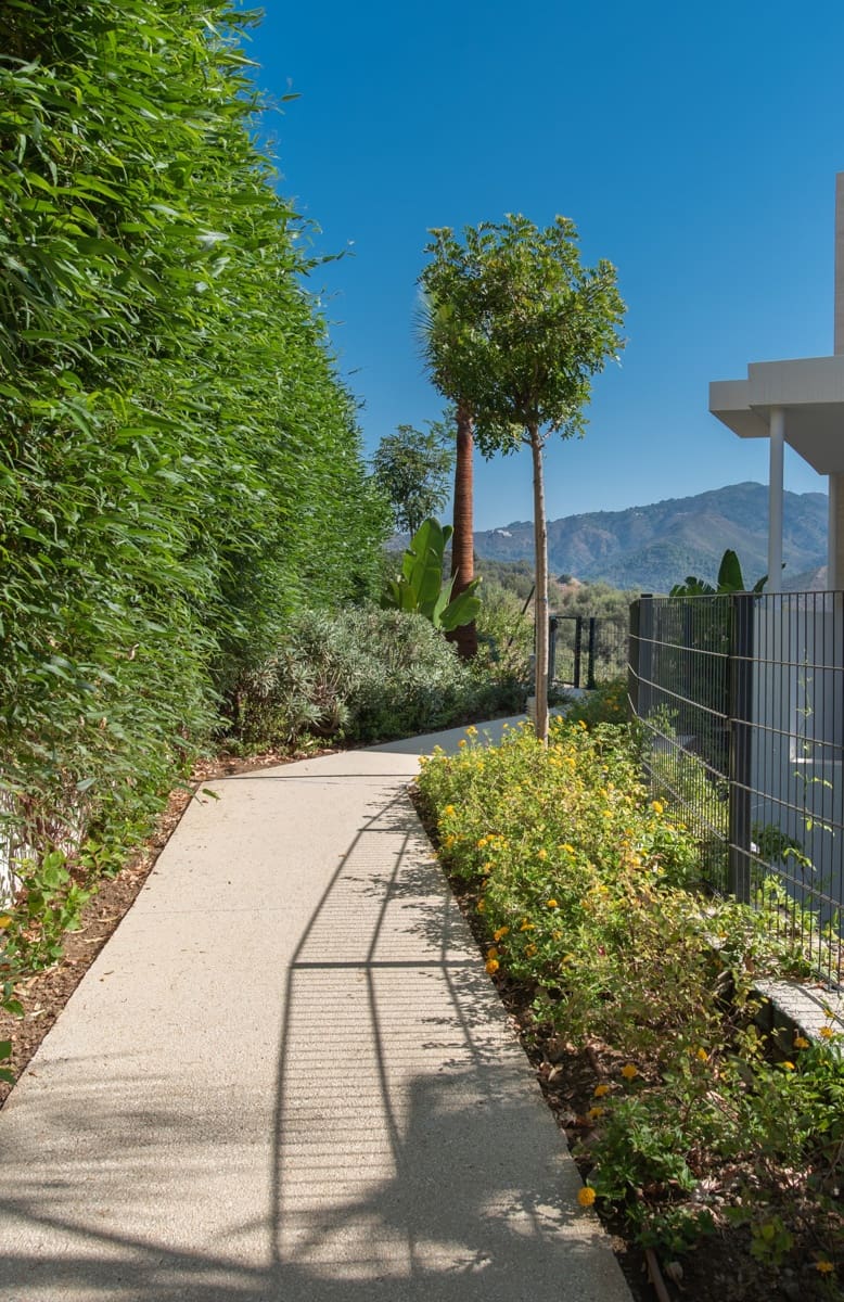 2 bedroom Apartment for sale in Ojen with pool garage - € 799,000 (Ref: 7796798)