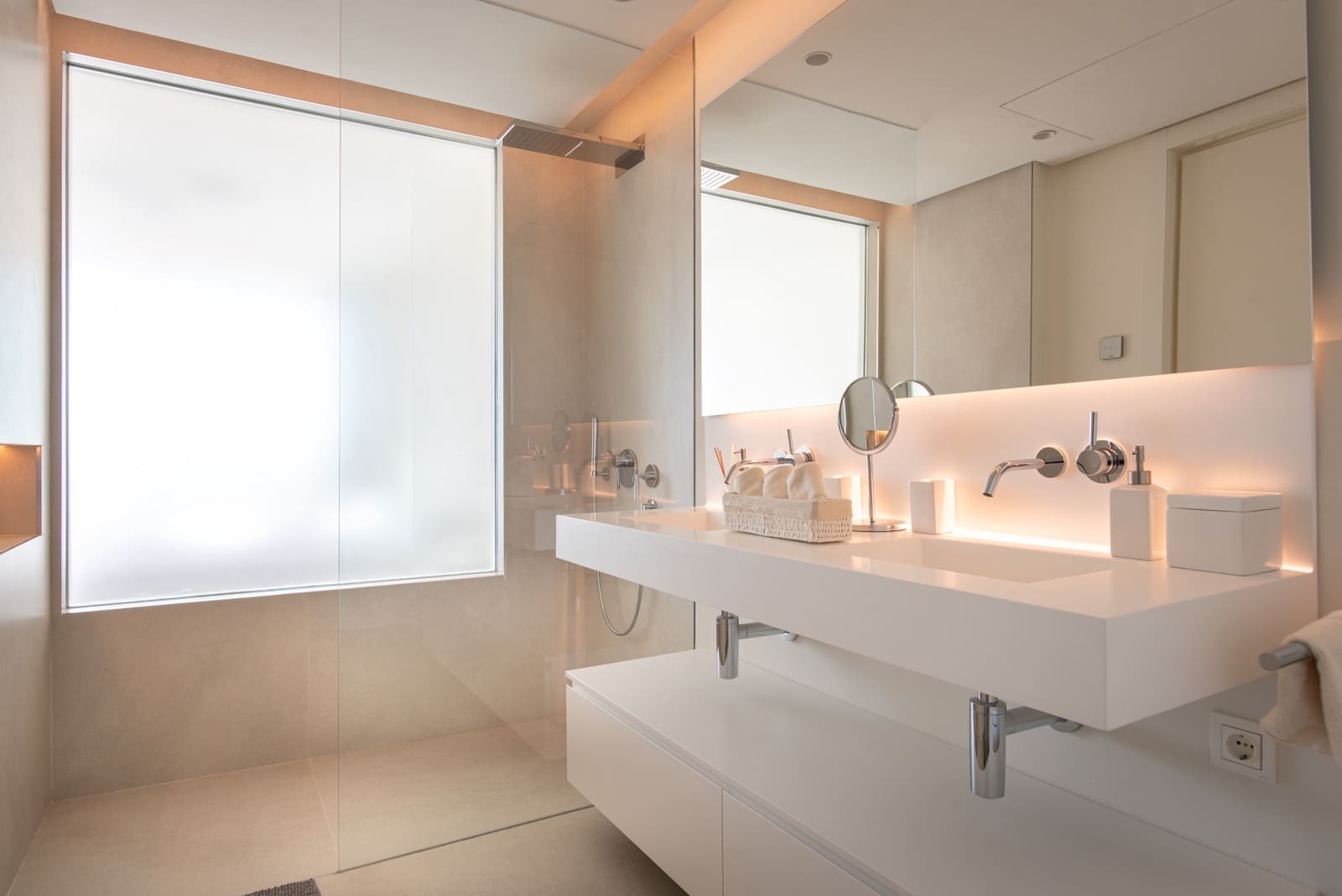 2 bedroom Apartment for sale in Ojen with pool garage - € 799,000 (Ref: 7796798)