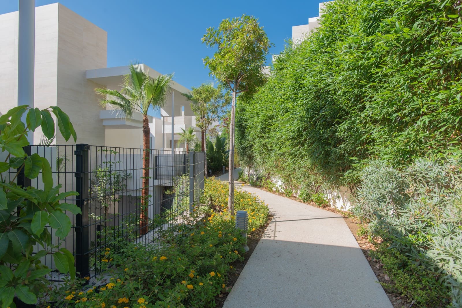 2 bedroom Apartment for sale in Ojen with pool garage - € 799,000 (Ref: 7796798)