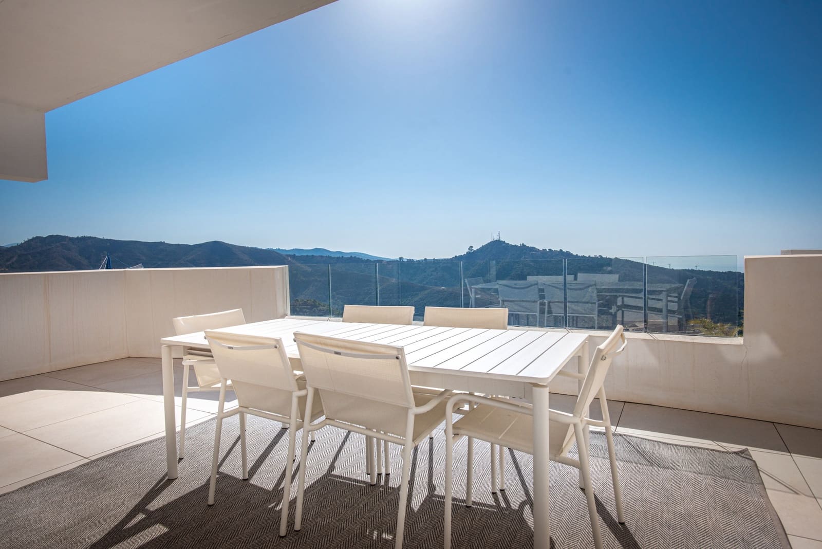 2 sypialnia Apartament na sprzedaż w Ojen z basenem garażem - 799 000 € (Ref: 7796798)
