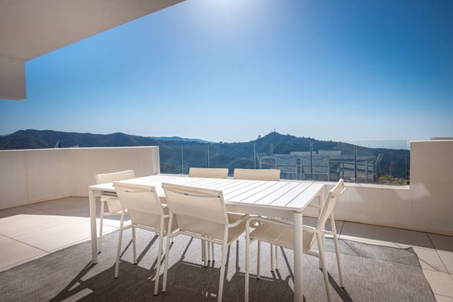 Apartamento de 2 habitaciones en Ojen en venta con piscina garaje - 799.000 € (Ref: 7796798)