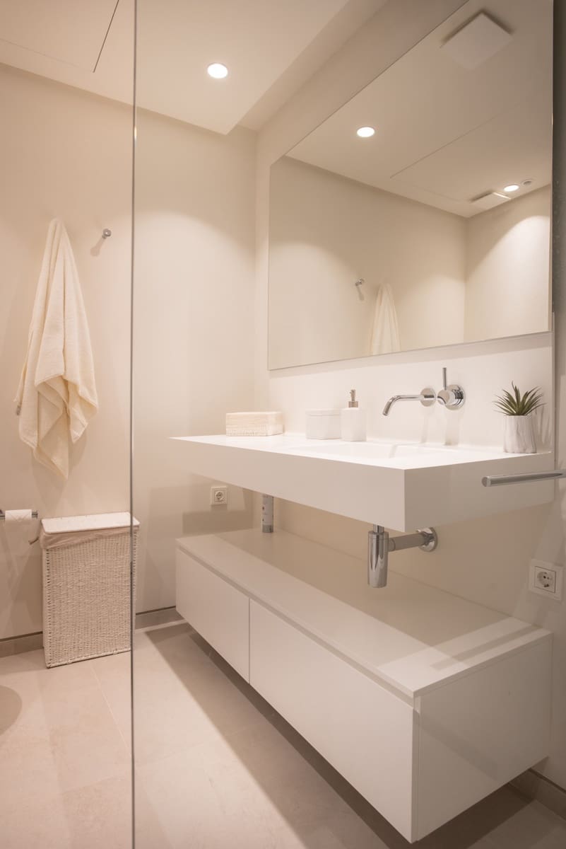 2 sypialnia Apartament na sprzedaż w Ojen z basenem garażem - 799 000 € (Ref: 7796798)