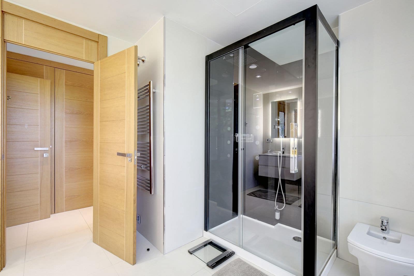 5 bedroom Villa for sale in Nueva Andalucia with pool garage - € 3,950,000 (Ref: 7814622)