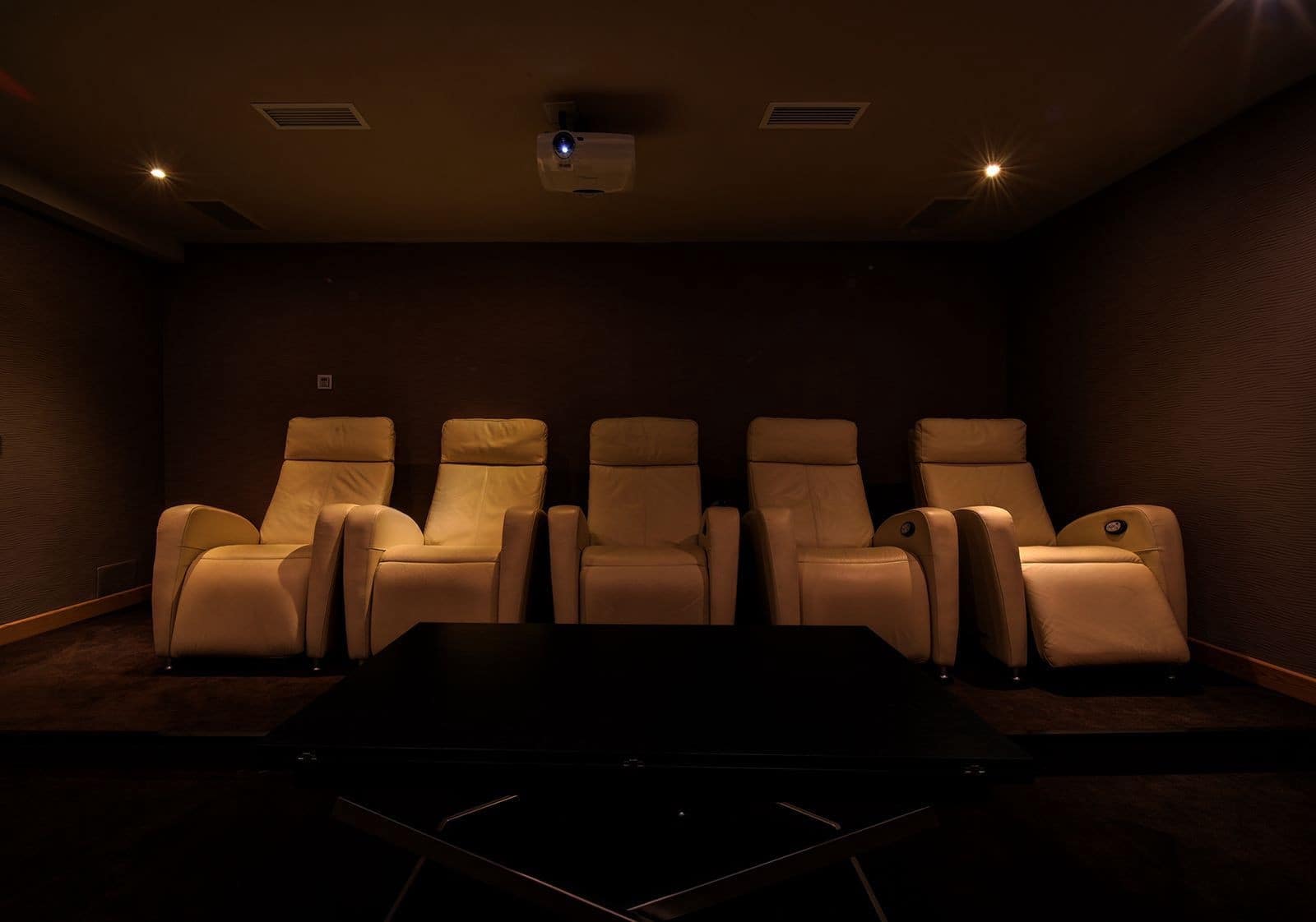 5 bedroom Villa for sale in Nueva Andalucia with pool garage - € 3,950,000 (Ref: 7814622)