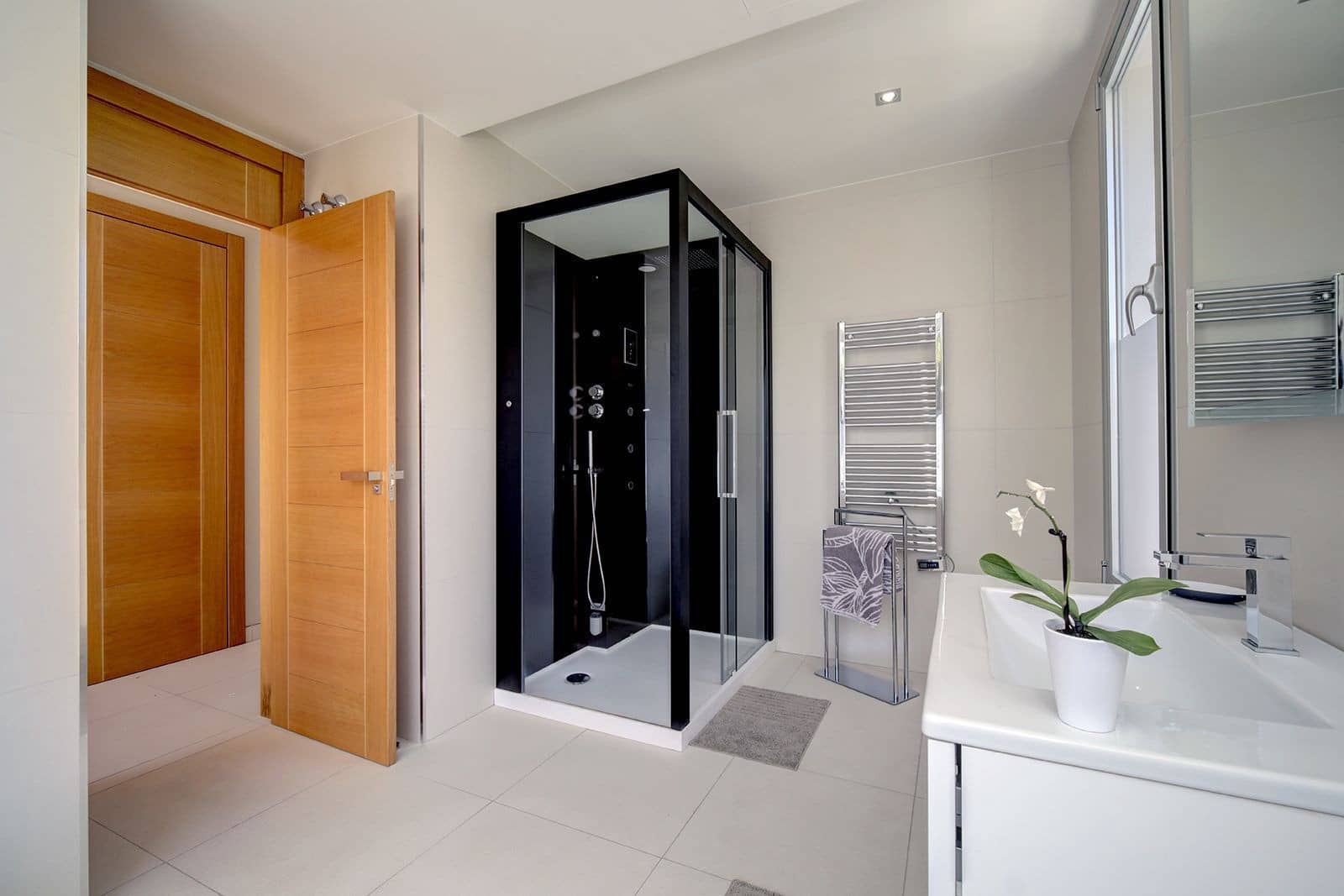 5 slaapkamer Villa te koop in Nueva Andalucia met zwembad garage - € 3.950.000 (Ref: 7814622)