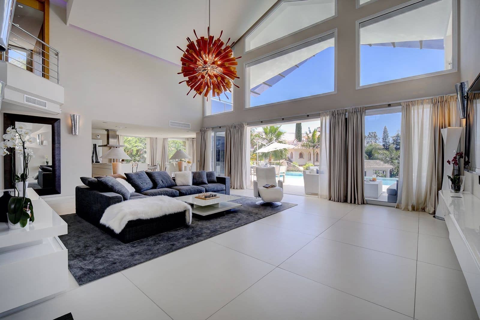 5 slaapkamer Villa te koop in Nueva Andalucia met zwembad garage - € 3.950.000 (Ref: 7814622)