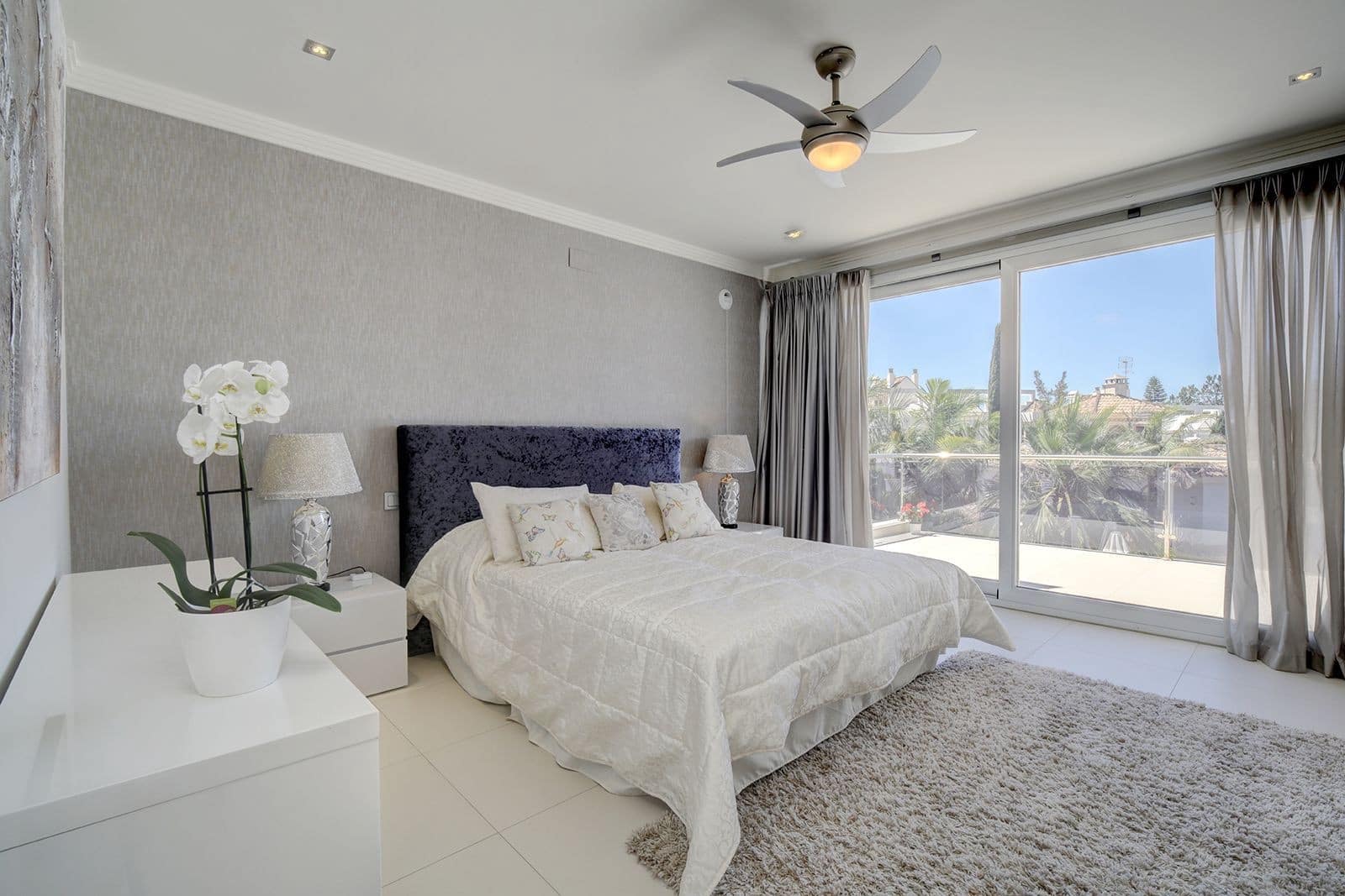 5 slaapkamer Villa te koop in Nueva Andalucia met zwembad garage - € 3.950.000 (Ref: 7814622)