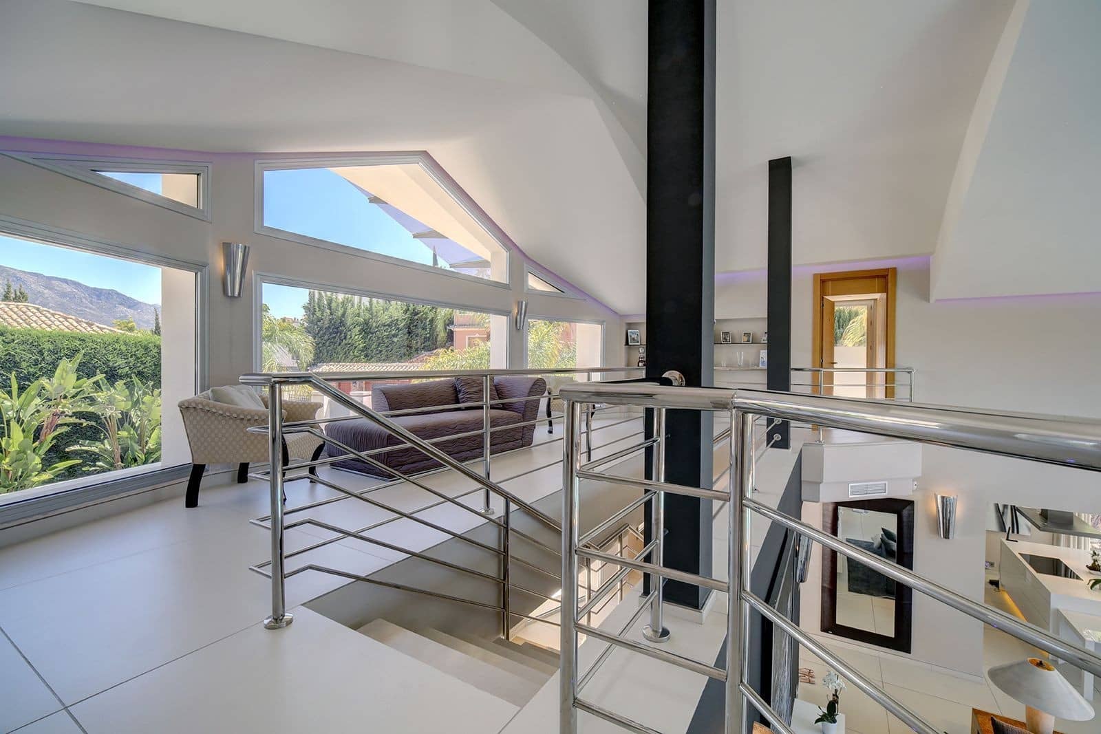 5 slaapkamer Villa te koop in Nueva Andalucia met zwembad garage - € 3.950.000 (Ref: 7814622)
