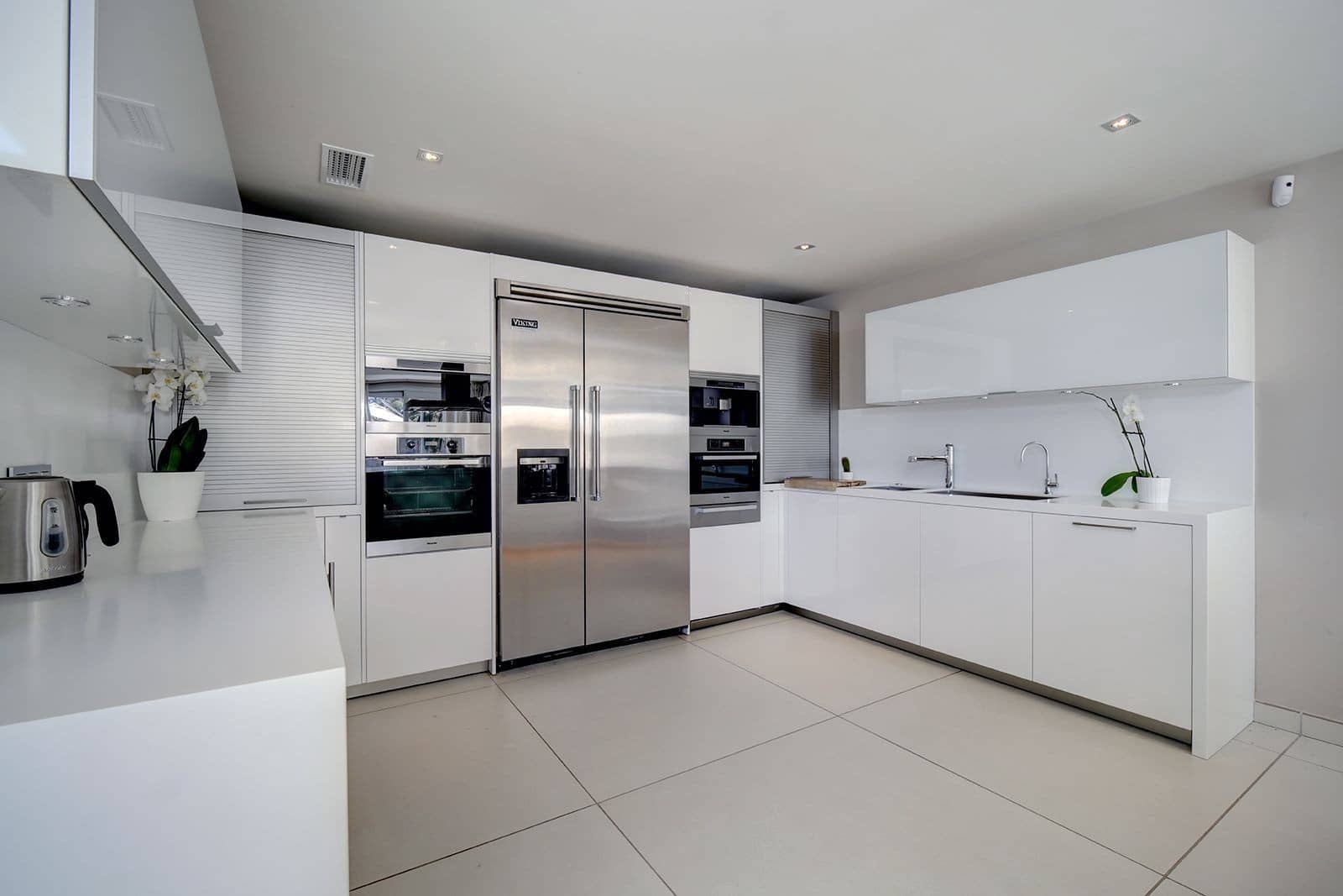 5 slaapkamer Villa te koop in Nueva Andalucia met zwembad garage - € 3.950.000 (Ref: 7814622)