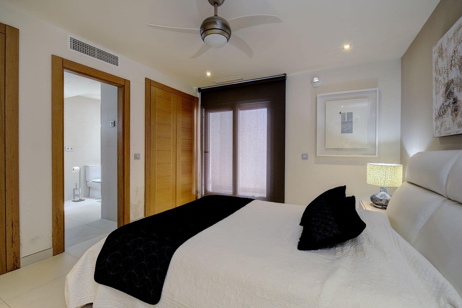 5 slaapkamer Villa te koop in Nueva Andalucia met zwembad garage - € 3.950.000 (Ref: 7814622)