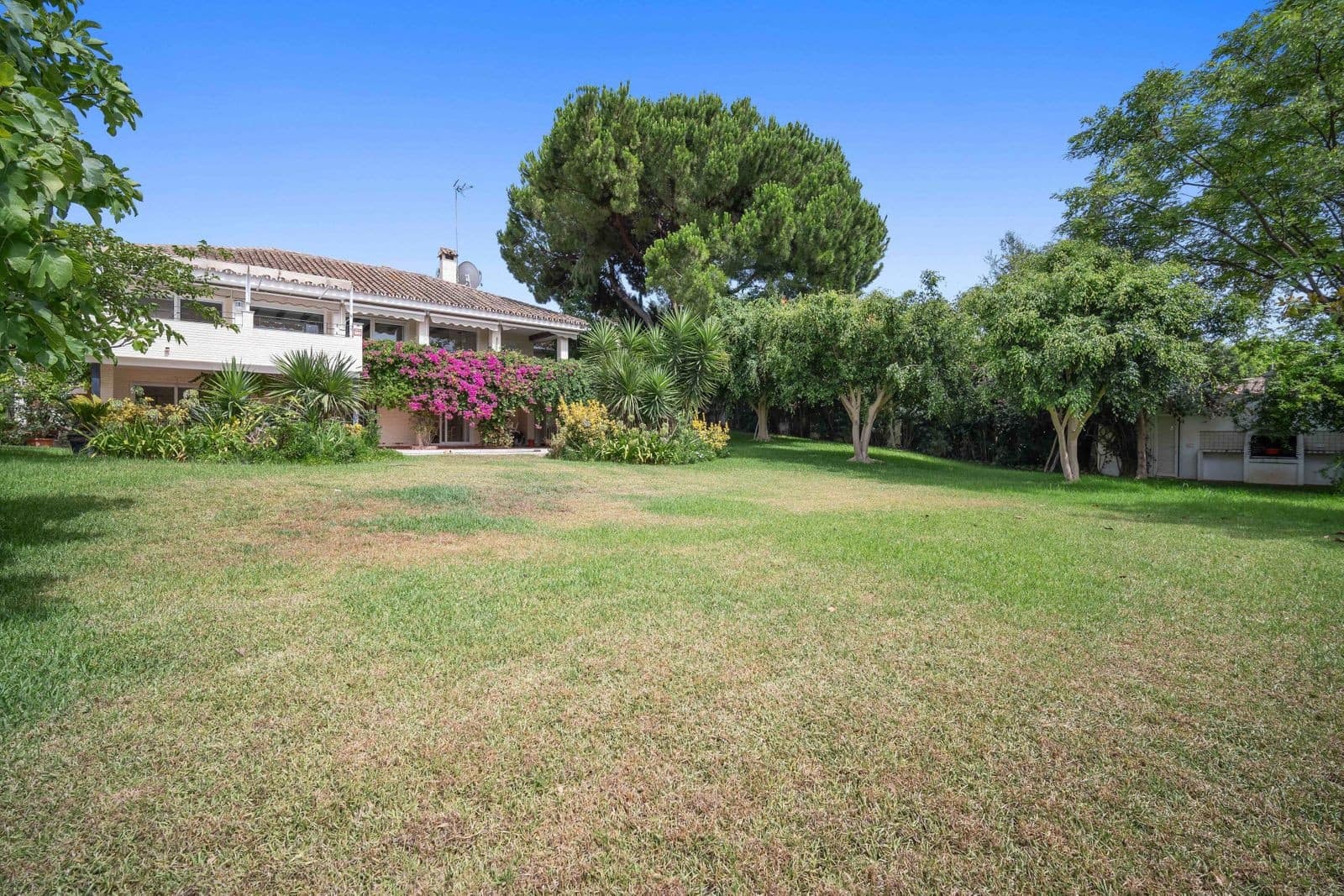 4 soveværelse Villa til salg i Guadalmina med swimmingpool garage - € 1.950.000 (Ref: 7814629)