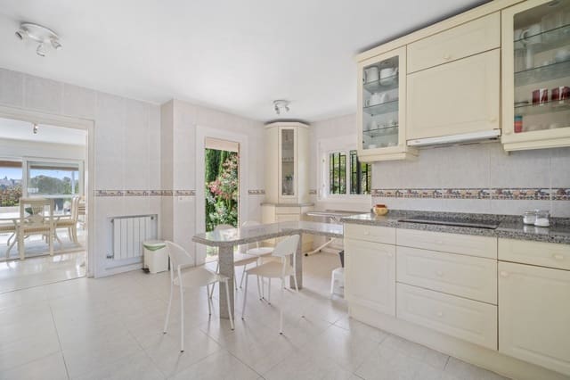 4 Zimmer Villa zu verkaufen in Guadalmina Alta, Marbella mit Pool Garage - 1.950.000 € (Ref: 7814629)