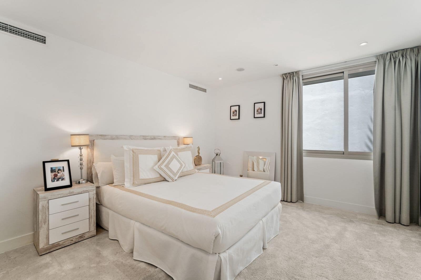 6 bedroom Villa for sale in Marbella with pool garage - € 5,998,000 (Ref: 7829973)