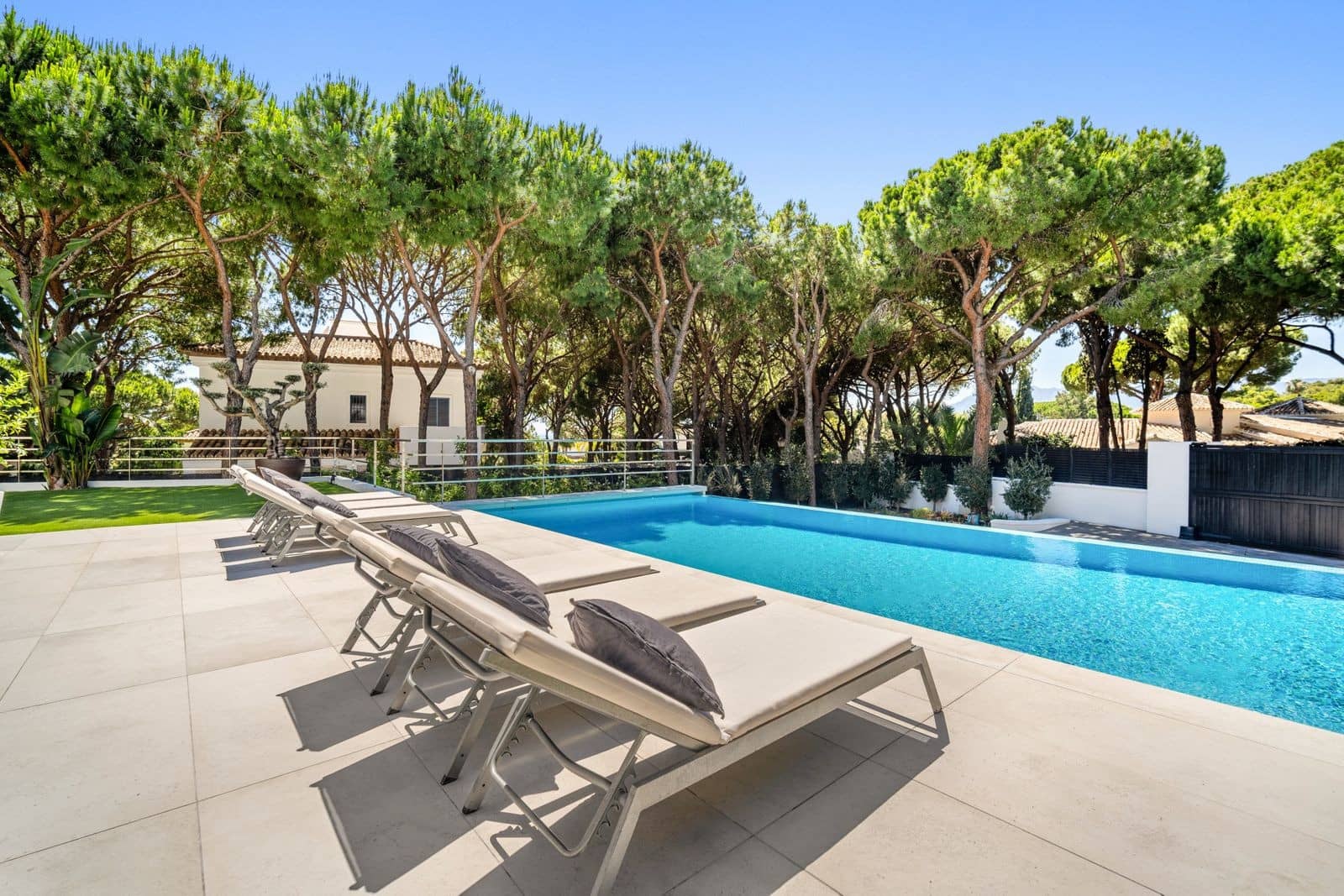 6 sovrum Villa till salu i Marbella med pool garage - 5 998 000 € (Ref: 7829973)