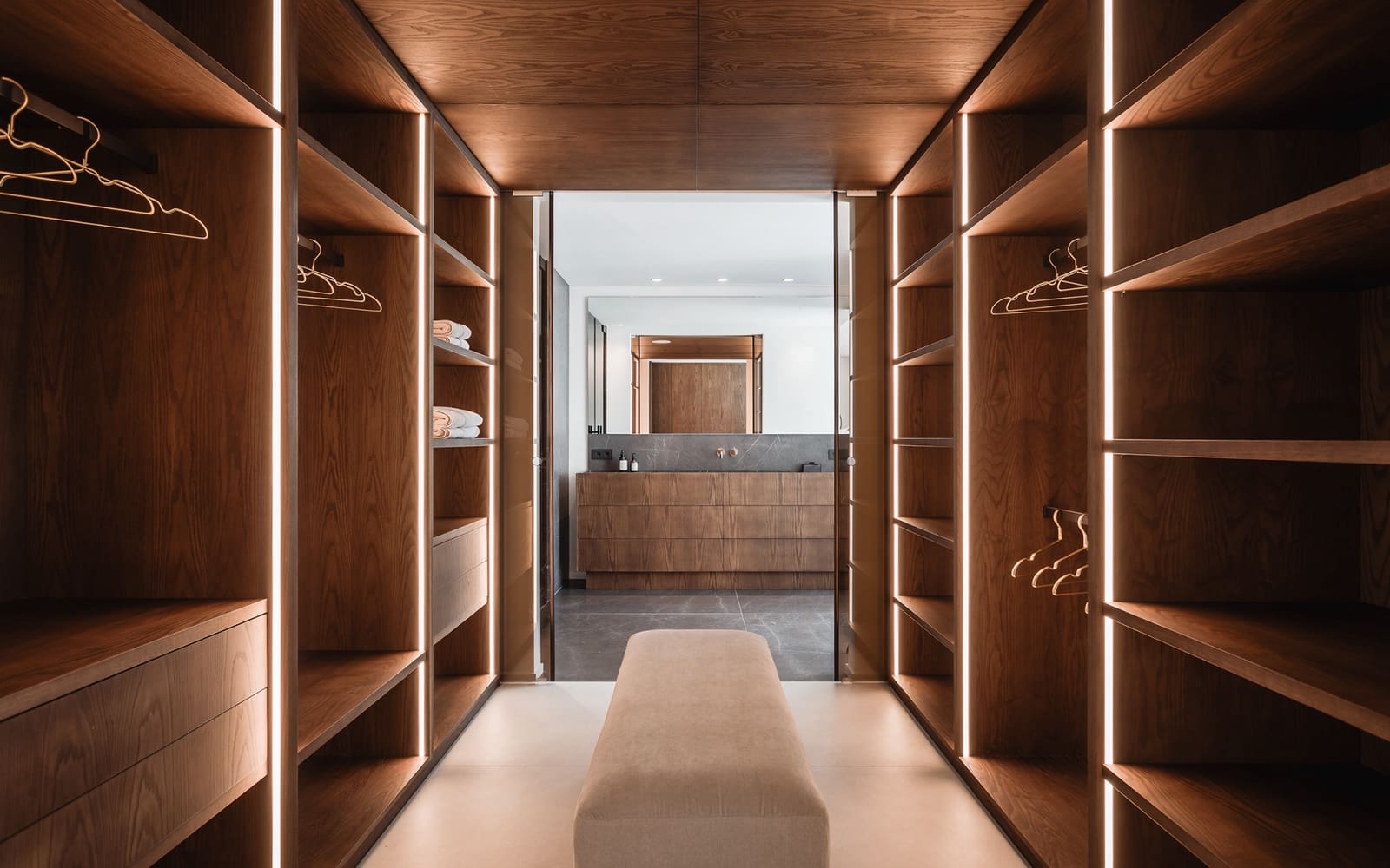 6 bedroom Villa for sale in Benahavis with pool garage - € 6,995,000 (Ref: 7829989)