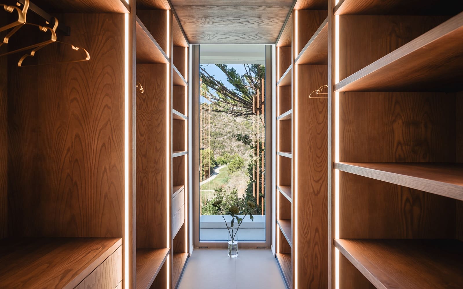 6 bedroom Villa for sale in Benahavis with pool garage - € 6,995,000 (Ref: 7829989)