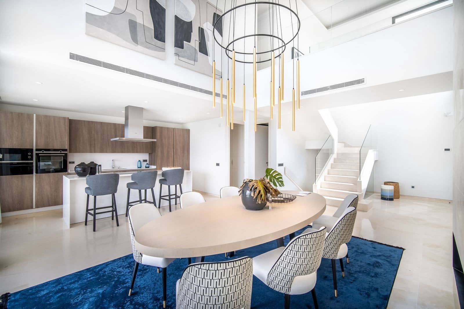 5 bedroom Villa for sale in Nueva Andalucia with pool garage - € 3,690,000 (Ref: 7838670)