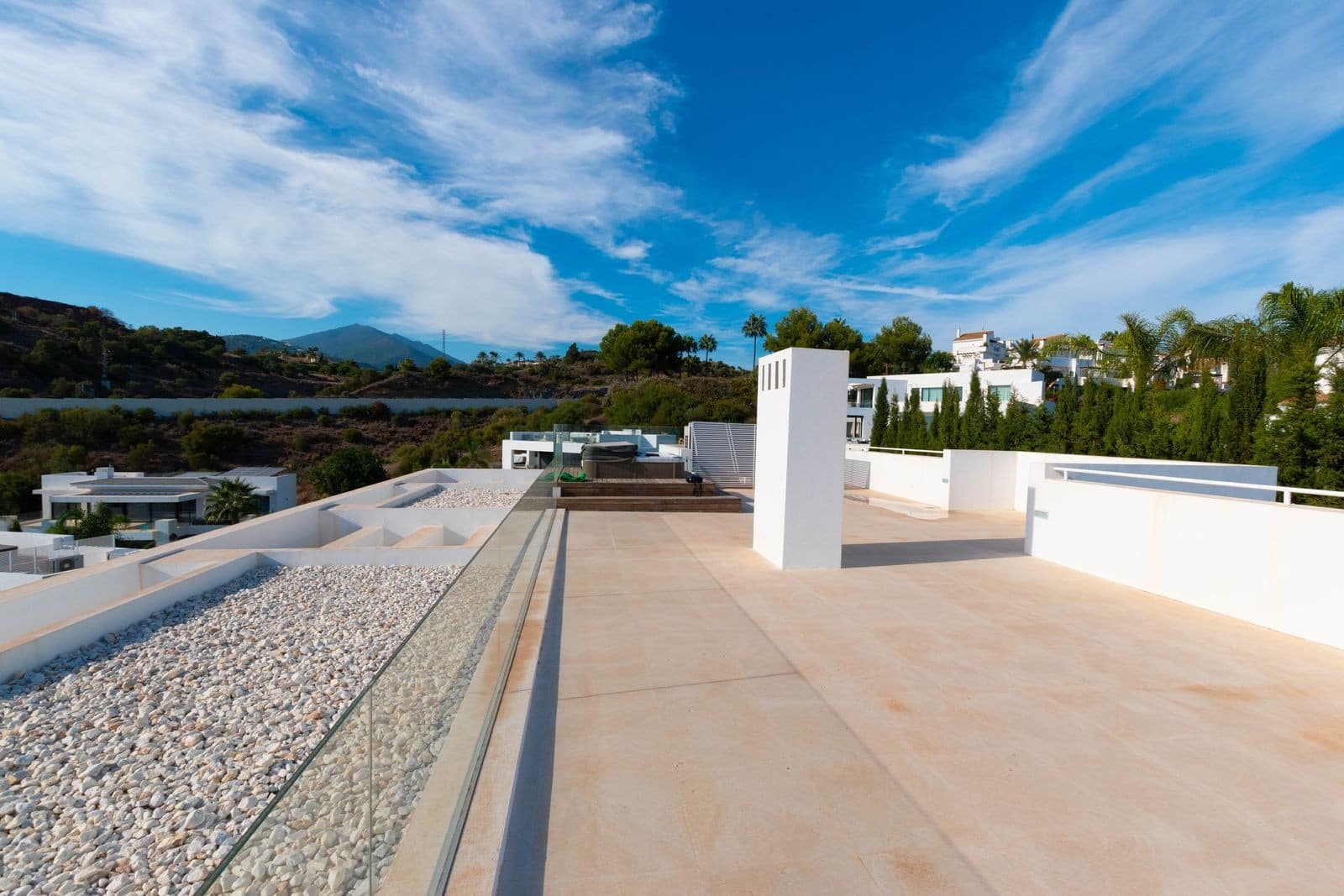 5 bedroom Villa for sale in Nueva Andalucia with pool garage - € 3,690,000 (Ref: 7838670)