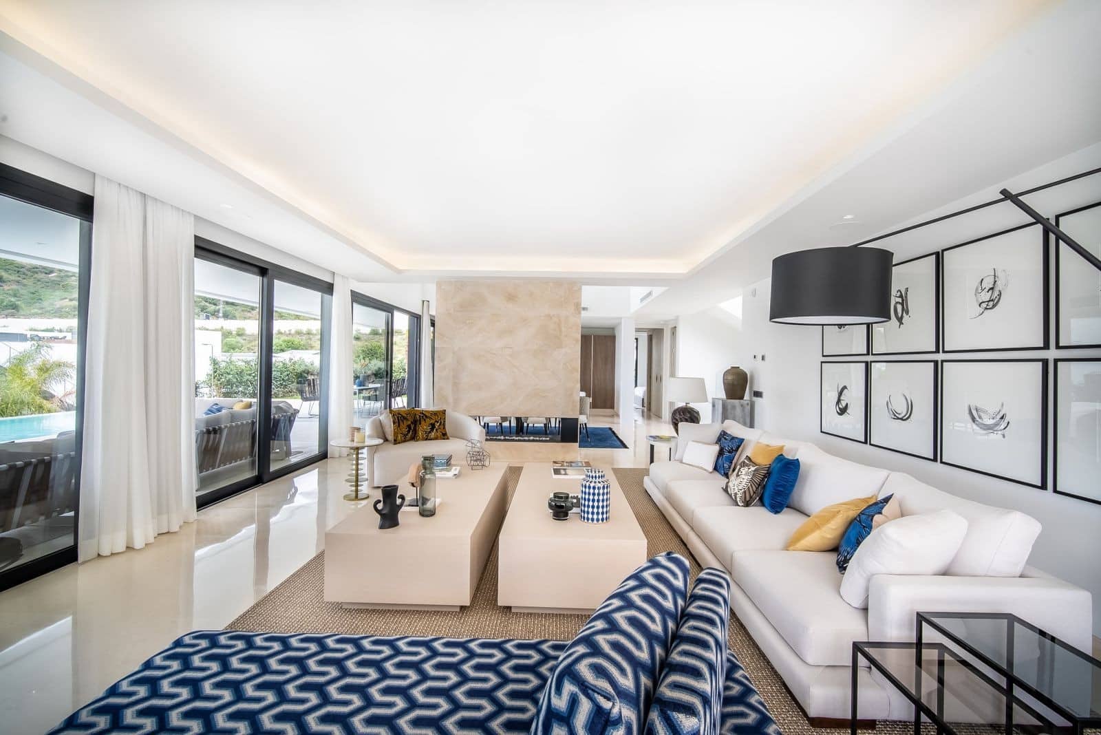 5 bedroom Villa for sale in Nueva Andalucia with pool garage - € 3,690,000 (Ref: 7838670)